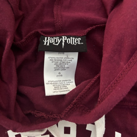 Warner Bros. Burgundy Harry Potter Hogwarts Hooded tshirt - Picture 2 of 5